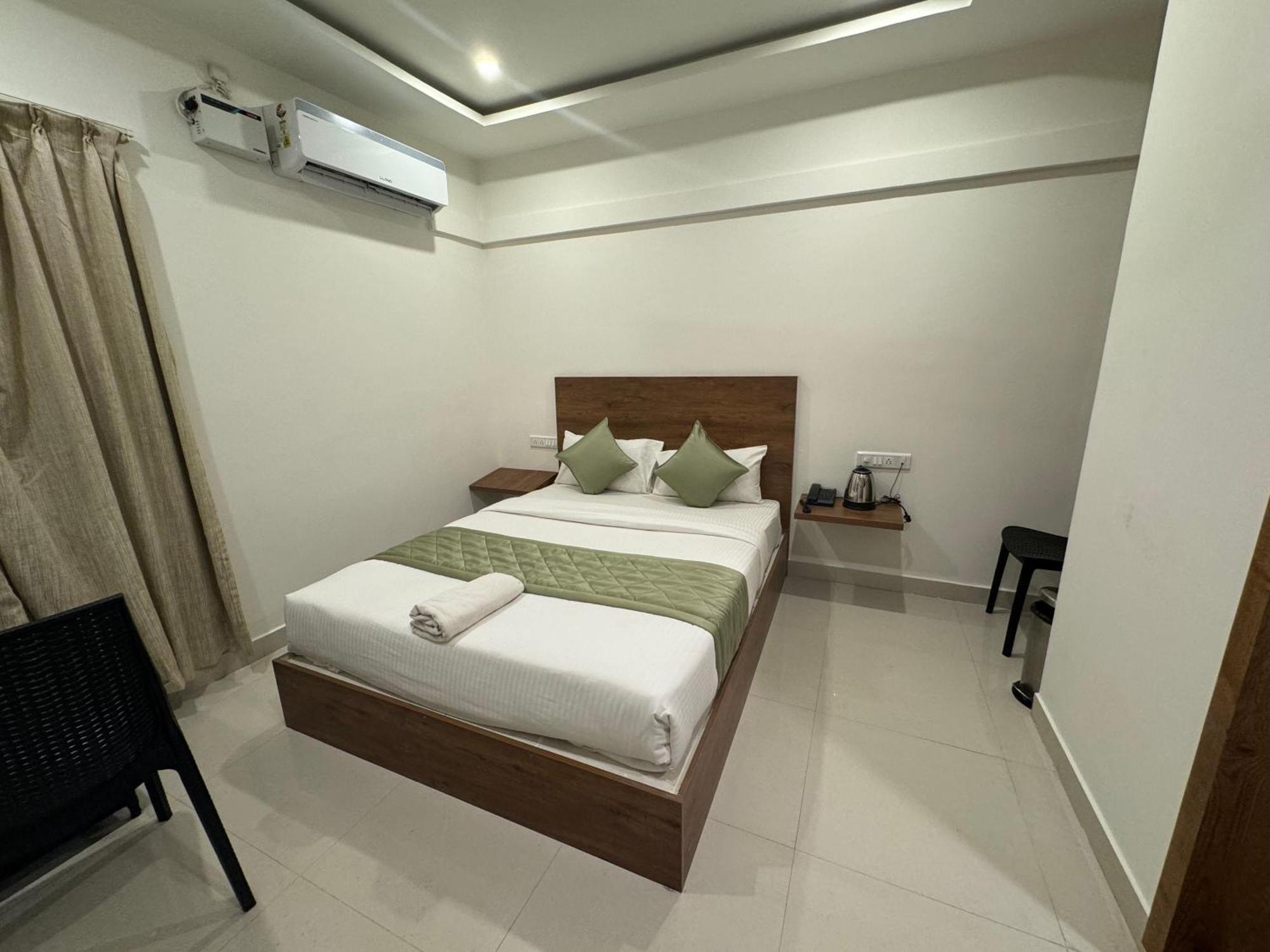 Hotel Airport City Dod Jala Exterior photo